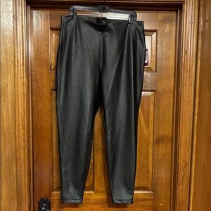 NWT Size 1X Vince Camuto Black Stretch Faux Leather Lined Pull On Pants (ABBA)